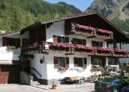 Pensjonat Haus Bergkristall 3*