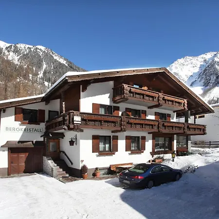 Haus Bergkristall بيت ضيافة لانغنفلد