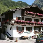 Pensión Haus Bergkristall 3*